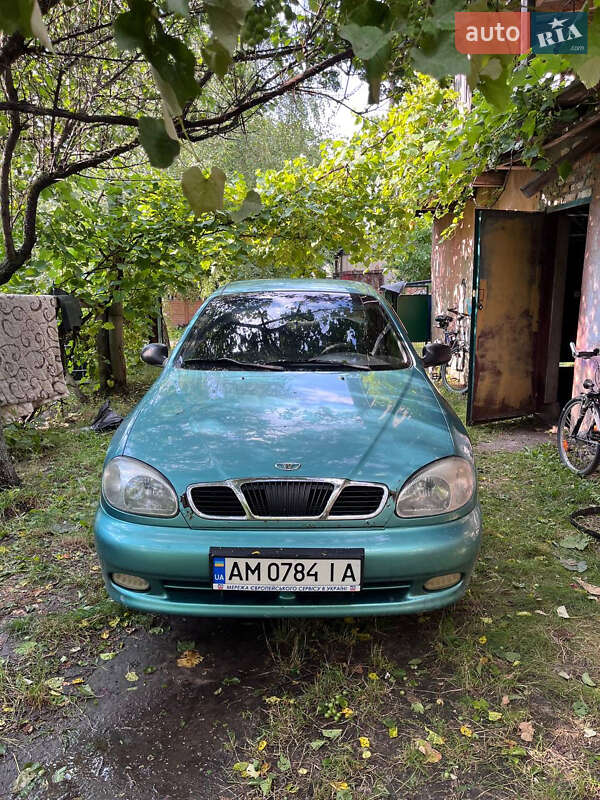 Седан Daewoo Lanos 1998 в 