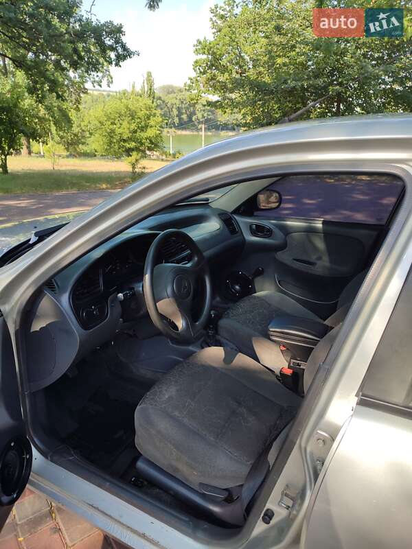 Седан Daewoo Lanos 2005 в Кропивницком
