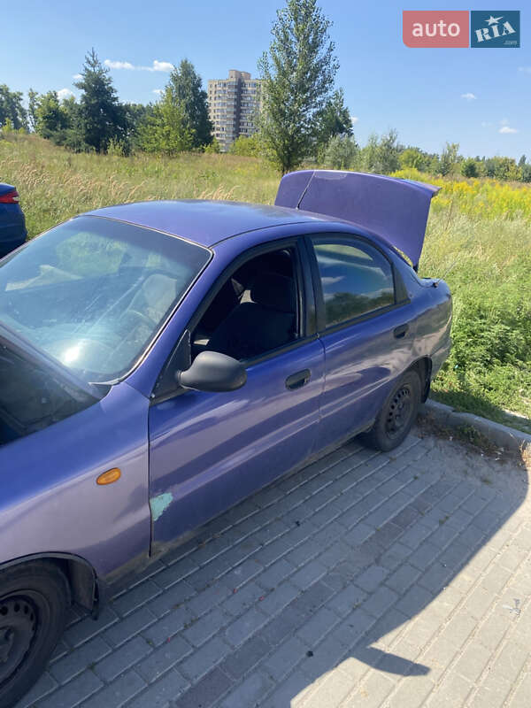 Седан Daewoo Lanos 1998 в Киеве