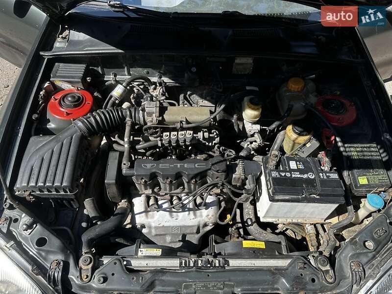Седан Daewoo Lanos 1998 в Львове