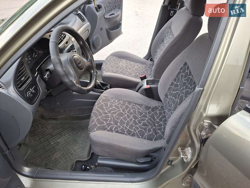 Седан Daewoo Lanos 2003 в Полтаве
