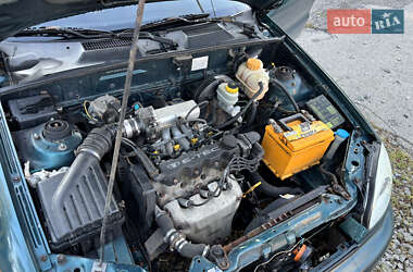 Седан Daewoo Lanos 2001 в 