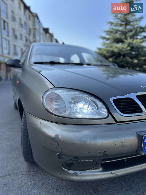 Седан Daewoo Lanos 2004 в Ровно