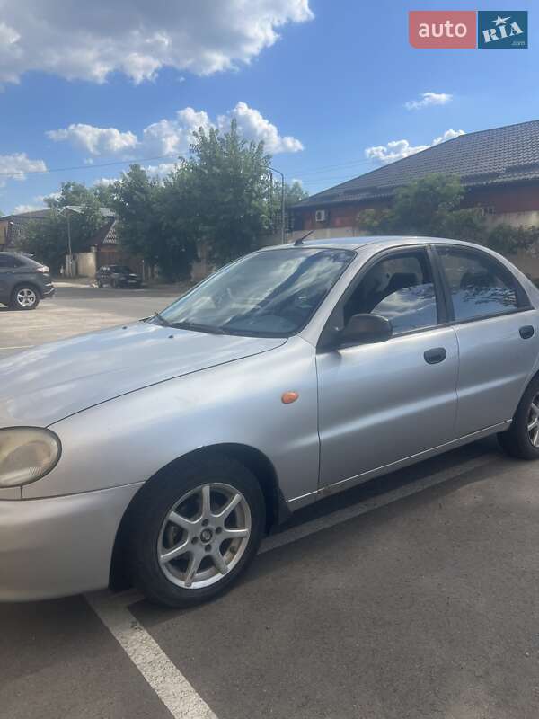 Седан Daewoo Lanos 2004 в Софіївській Борщагівці