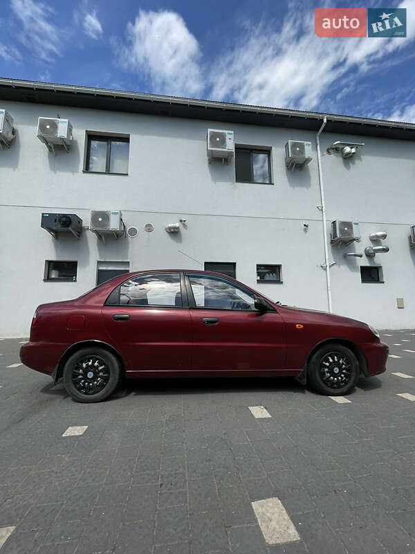Седан Daewoo Lanos 2006 в Ужгороді