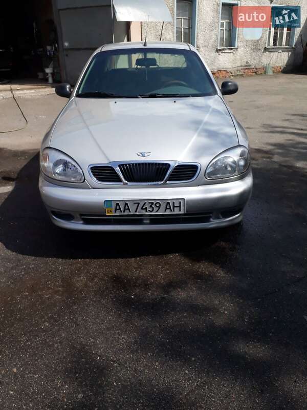 Седан Daewoo Lanos 2005 в Ромнах