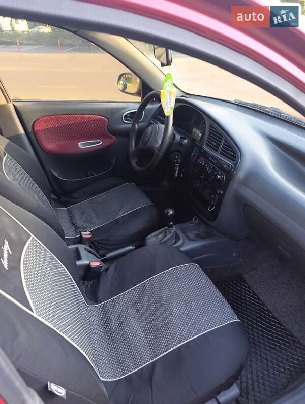Седан Daewoo Lanos 2006 в Ровно