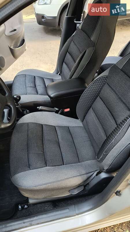 Седан Daewoo Lanos 2008 в Новомосковске