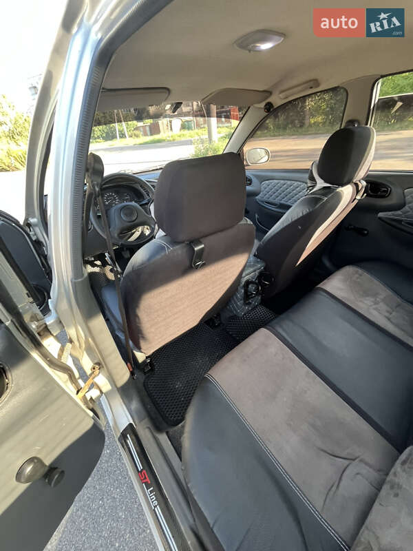 Седан Daewoo Lanos 2005 в Коростене