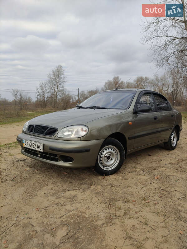 Седан Daewoo Lanos 2004 в Киеве