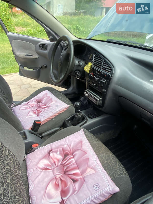 Седан Daewoo Lanos 2006 в Косове