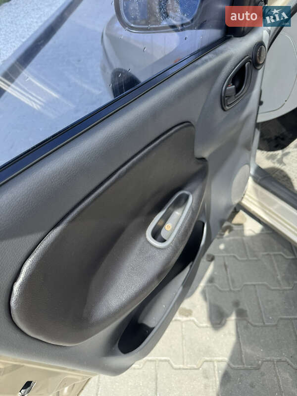 Седан Daewoo Lanos 2004 в Хмельницком