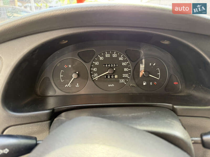 Седан Daewoo Lanos 2002 в Киеве