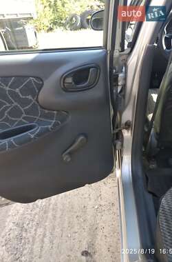 Седан Daewoo Lanos 2003 в Мукачево