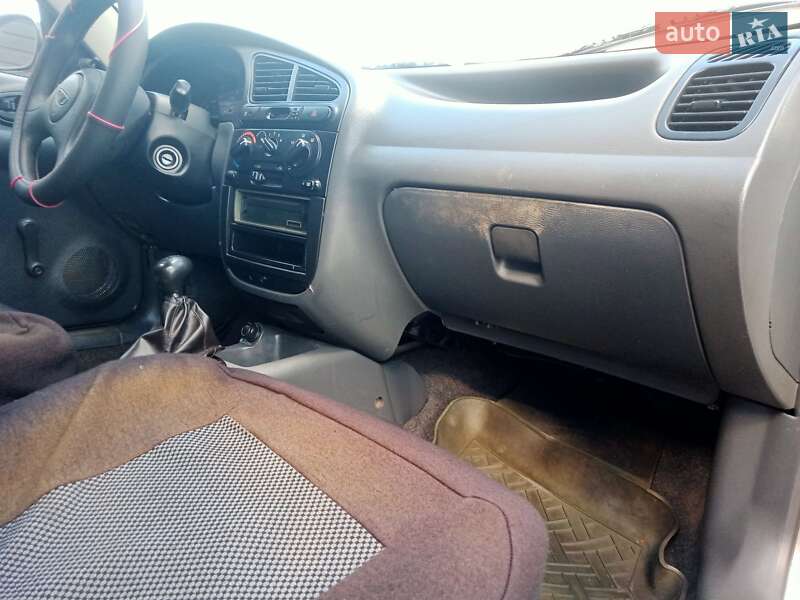 Седан Daewoo Lanos 2003 в Киеве фото 13 Седан Daewoo Lanos 2003 в Киеве
