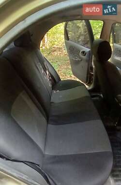 Седан Daewoo Lanos 2004 в 