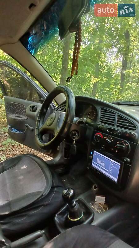 Седан Daewoo Lanos 2004 в Знаменке