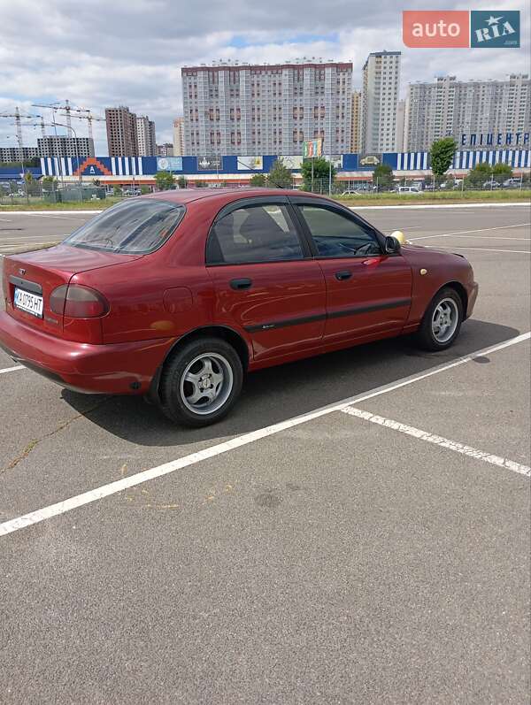 Седан Daewoo Lanos 2004 в Киеве