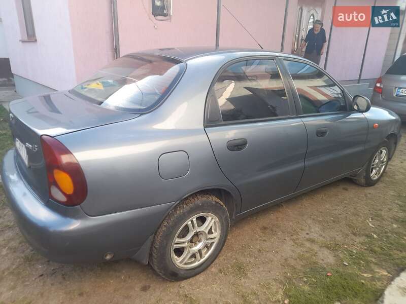 Седан Daewoo Lanos 2010 в Чопе