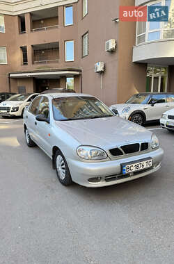 Седан Daewoo Lanos 2001 в Киеве
