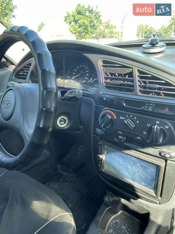 Седан Daewoo Lanos 2004 в Семеновке