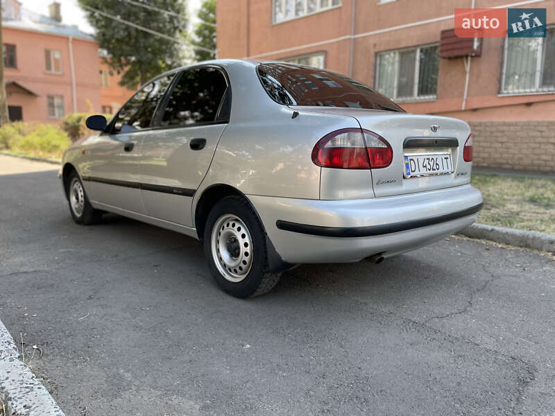 Седан Daewoo Lanos 2002 в Николаеве