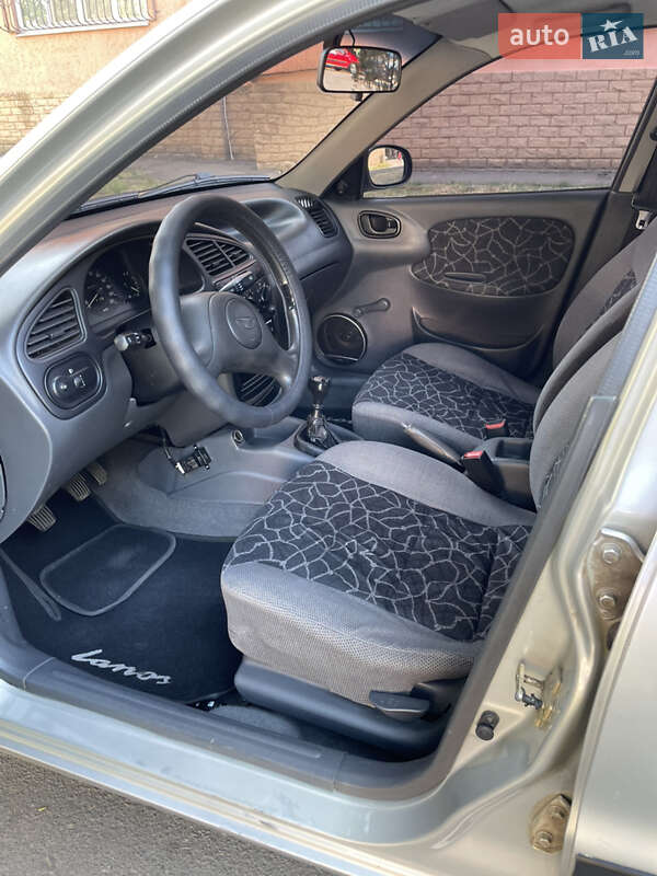 Седан Daewoo Lanos 2002 в Николаеве