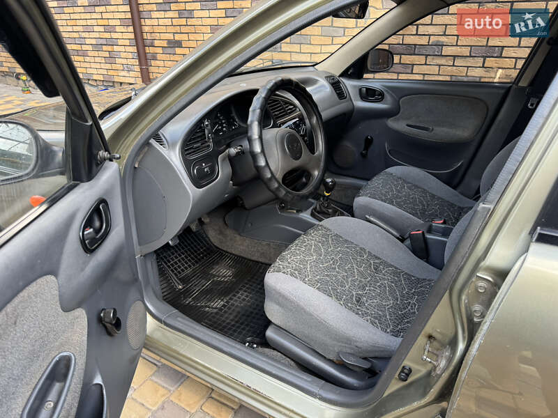 Седан Daewoo Lanos 2005 в Новом Буге