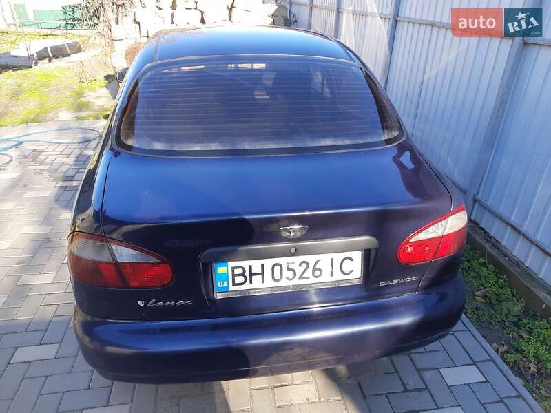 Седан Daewoo Lanos 2003 в Измаиле