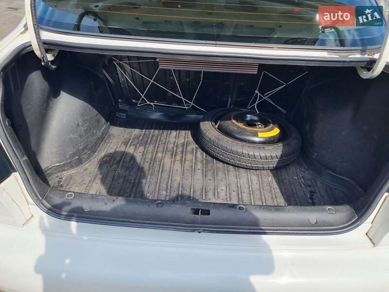 Седан Daewoo Lanos 2001 в Краматорську