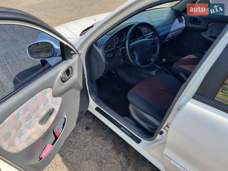 Седан Daewoo Lanos 2001 в Краматорську