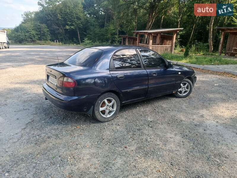 Седан Daewoo Lanos 2002 в Бережанах