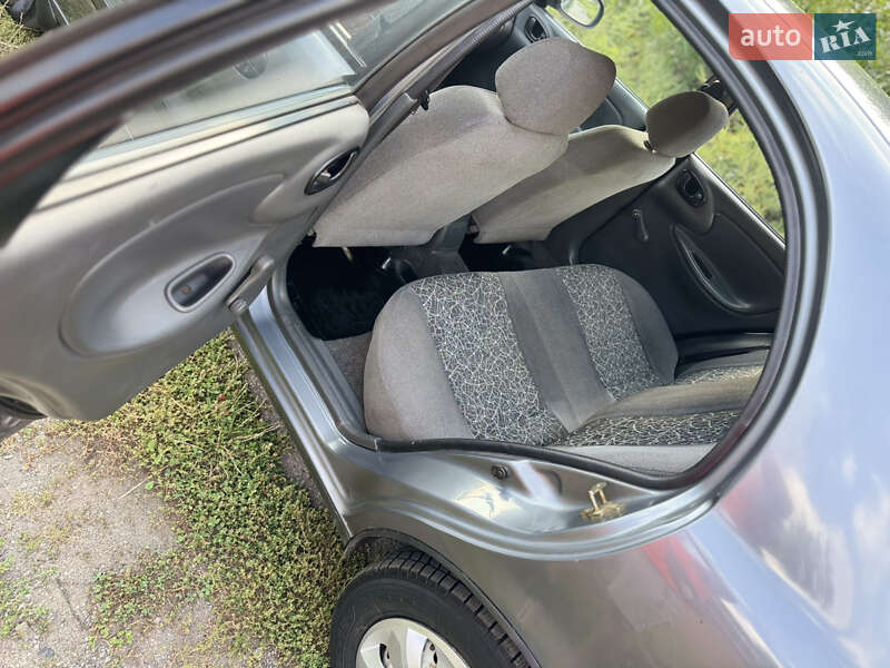 Седан Daewoo Lanos 2009 в Лубнах