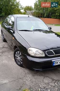 Седан Daewoo Lanos 2008 в Дубні