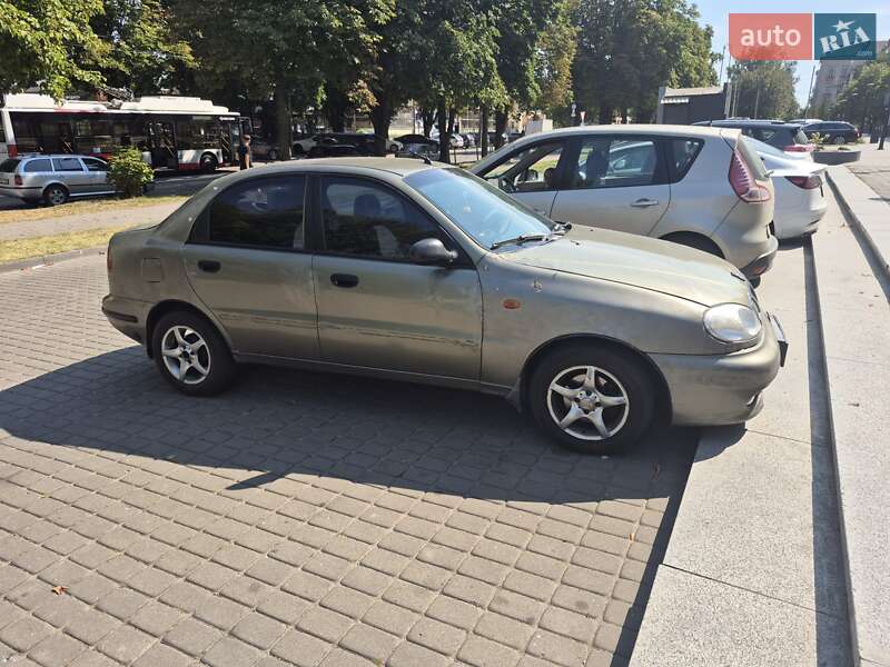 Седан Daewoo Lanos 2004 в Солонке