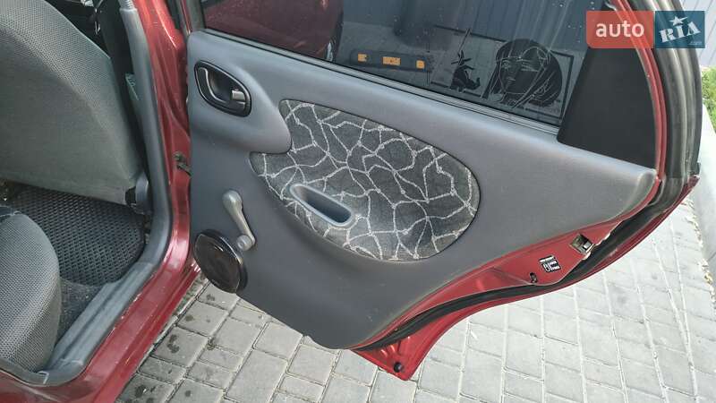 Седан Daewoo Lanos 2003 в Одессе