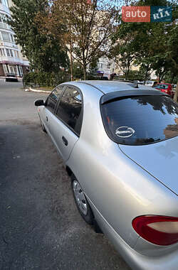 Седан Daewoo Lanos 2002 в Киеве