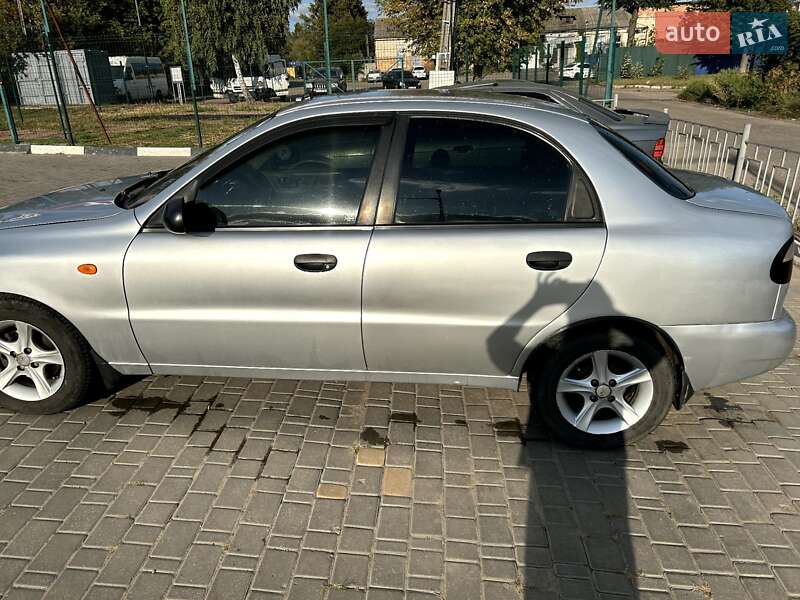 Седан Daewoo Lanos 2004 в Сумах