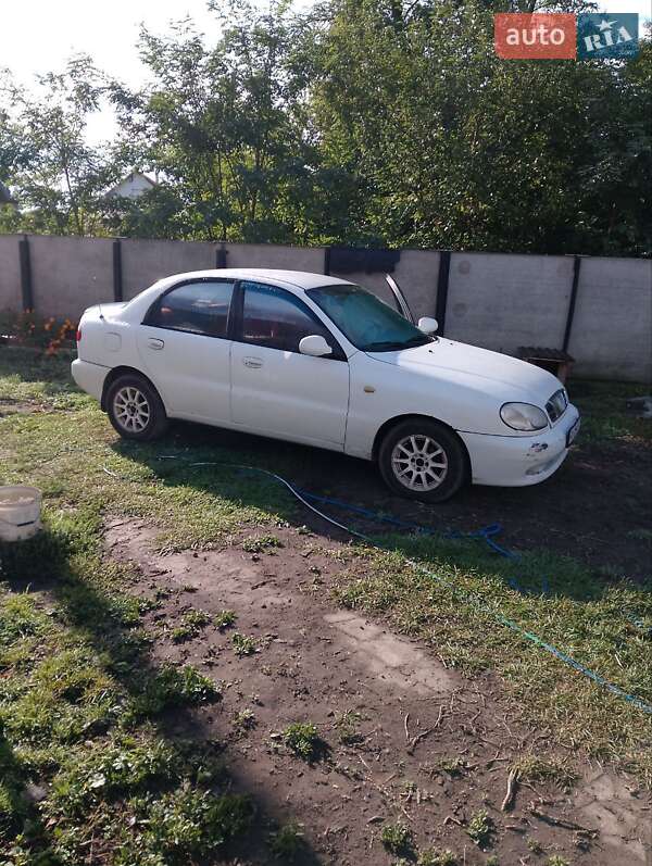 Седан Daewoo Lanos 2003 в Новой Басане
