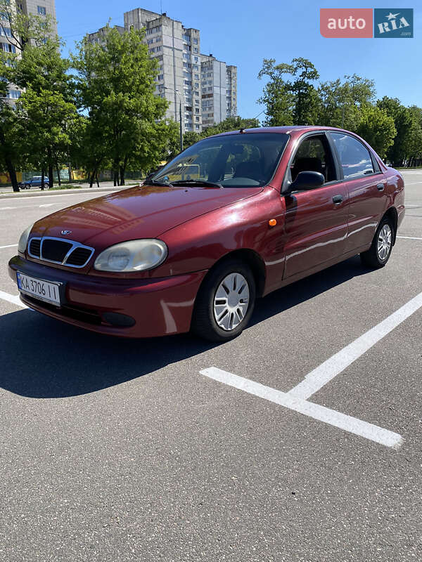 Седан Daewoo Lanos 2005 в  фото Седан Daewoo Lanos 2005 в