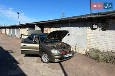 Седан Daewoo Lanos 2004 в Киеве