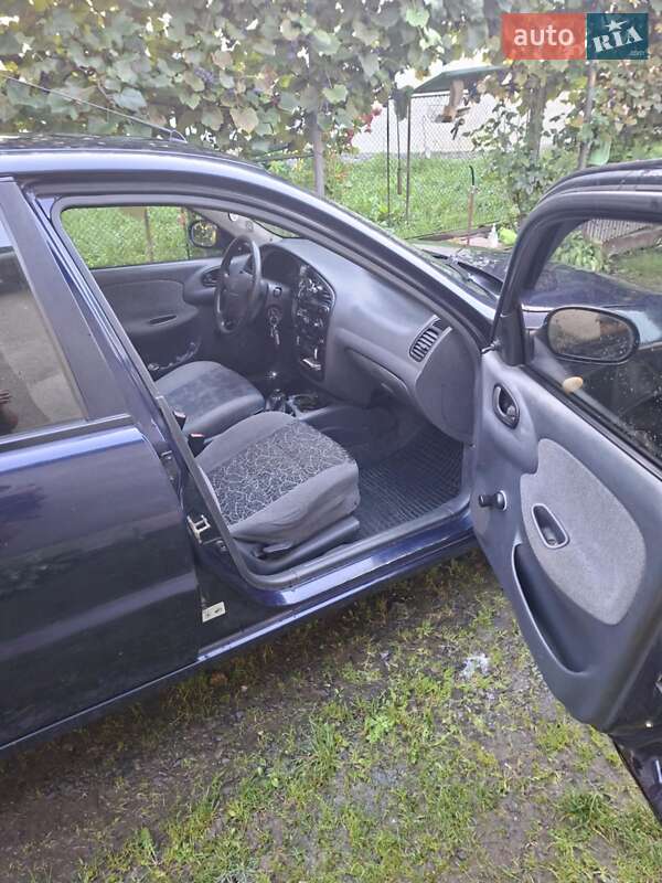 Седан Daewoo Lanos 2006 в Ужгороде