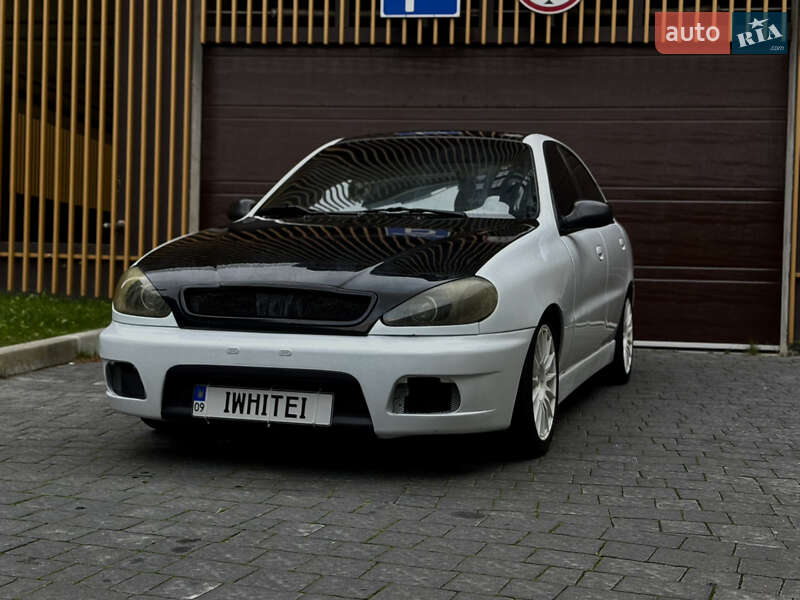 Седан Daewoo Lanos 2003 в Львові