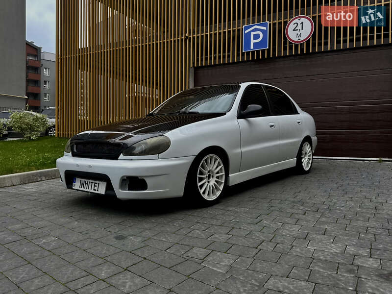 Седан Daewoo Lanos 2003 в Львові