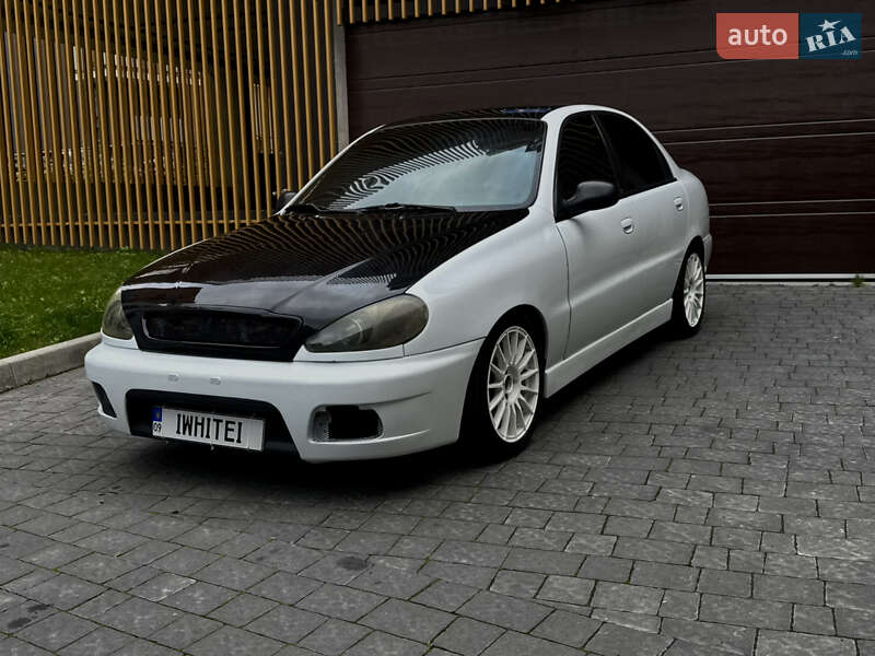 Седан Daewoo Lanos 2003 в Львові