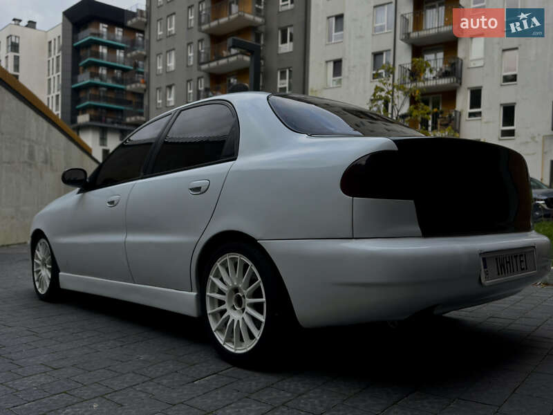 Седан Daewoo Lanos 2003 в Львові