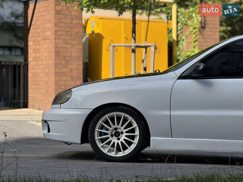 Седан Daewoo Lanos 2003 в Львові