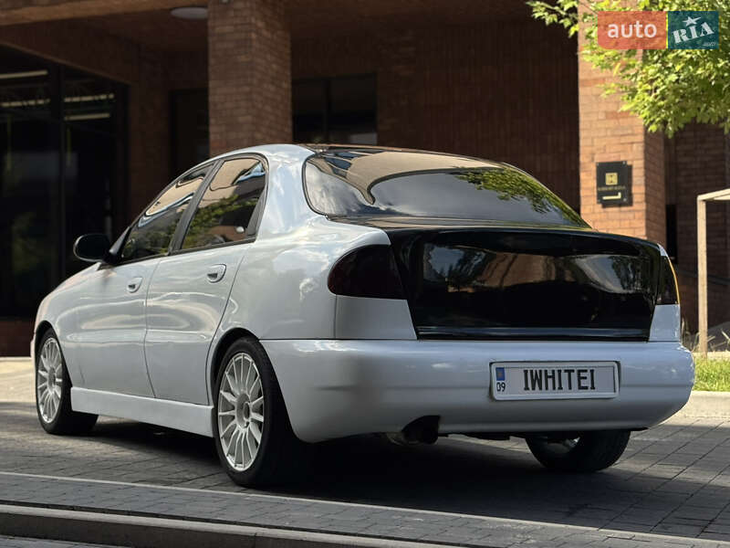 Седан Daewoo Lanos 2003 в Львові