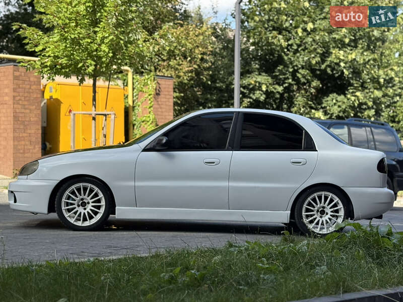 Седан Daewoo Lanos 2003 в Львові