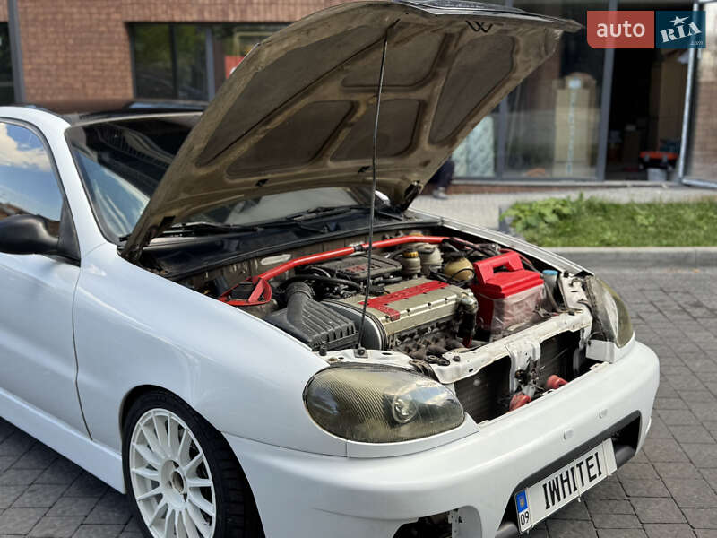 Седан Daewoo Lanos 2003 в Львові